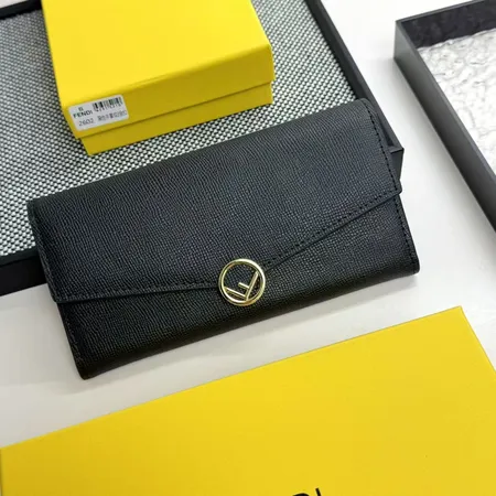 フェンディ 長財布