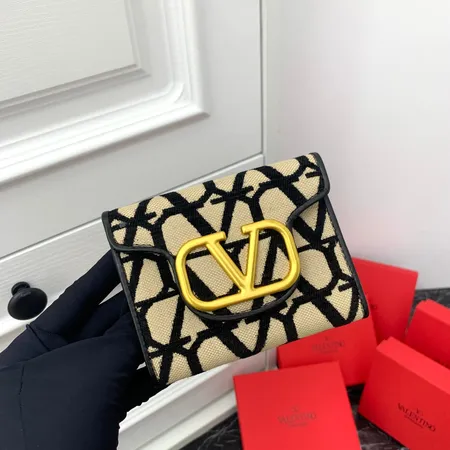 ヴァレンティノ 折り財布