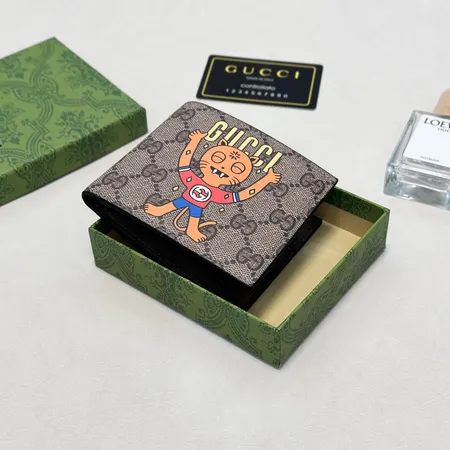 グッチ 折り財布