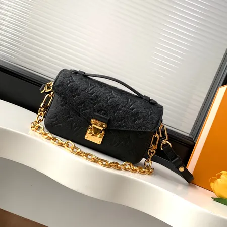 ルイヴィトン キーケース