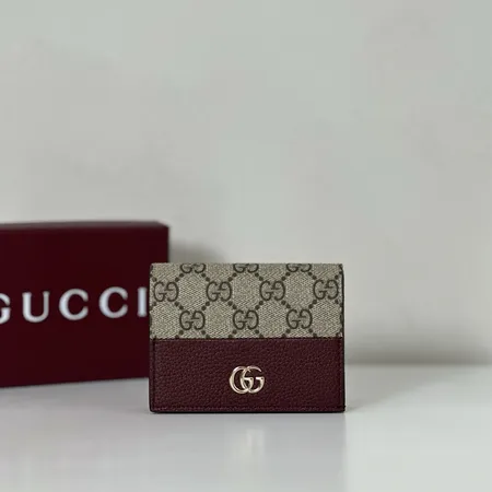 グッチ 折り財布