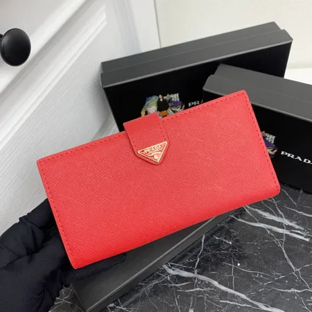 プラダ 折り財布