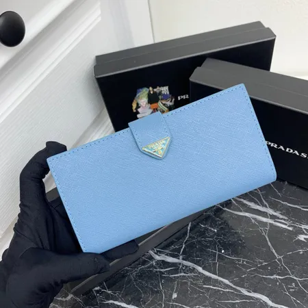 プラダ 折り財布