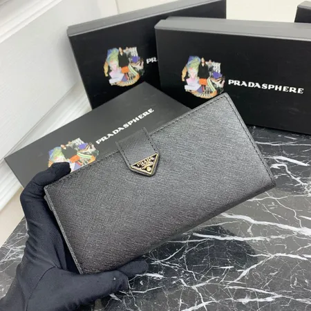 プラダ 折り財布