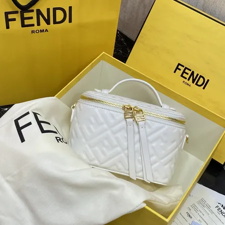 フェンディ キーケース