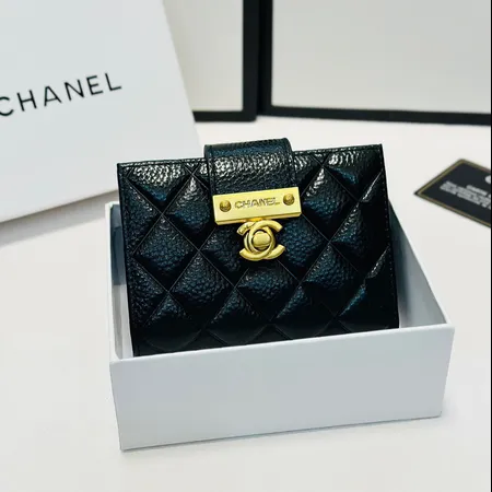 シャネル 折り財布