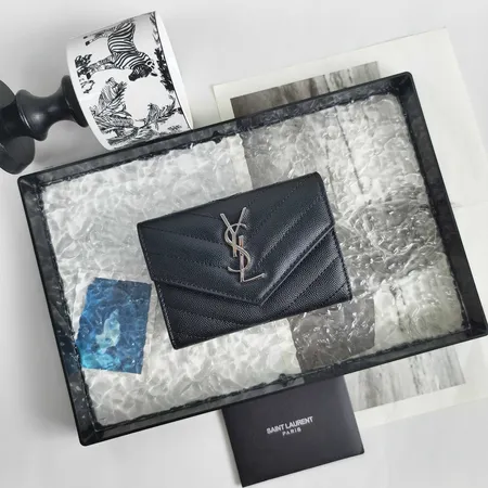 イブサンローラン 折り財布