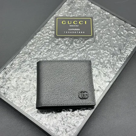 グッチ 折り財布