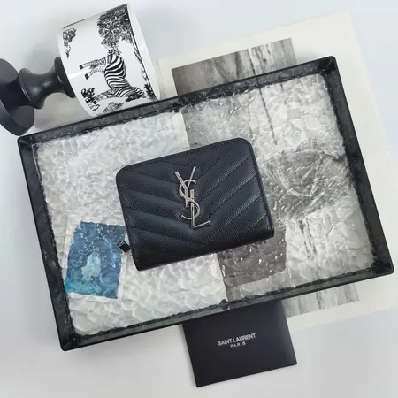 イブサンローラン 折り財布