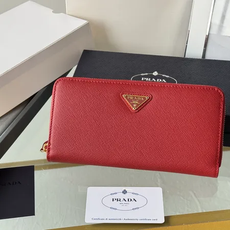 プラダ 長財布