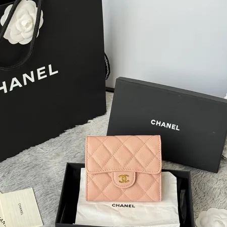 シャネル 折り財布