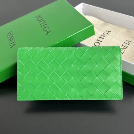 ボッテガ ヴェネタ 長財布