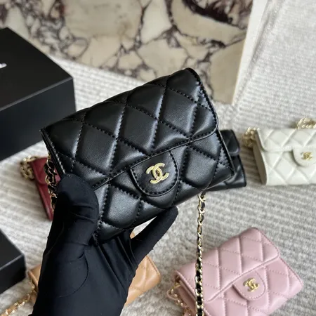 シャネル 折り財布