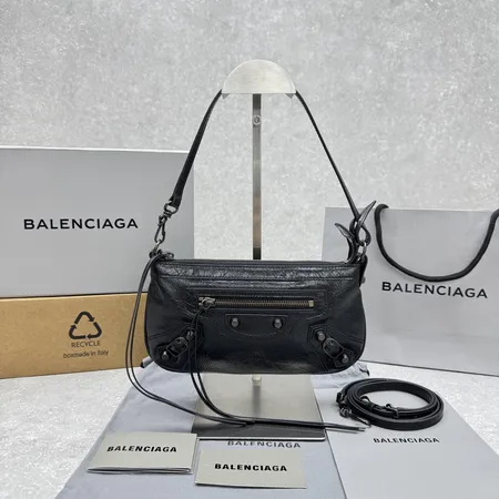 バレンシアガ キーケース