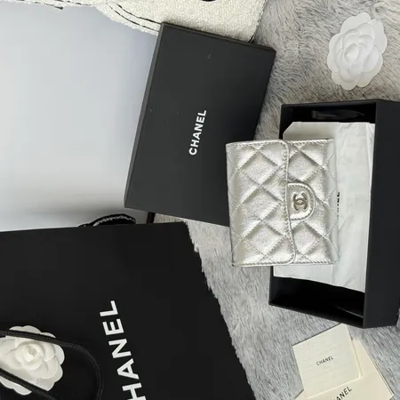 シャネル 折り財布