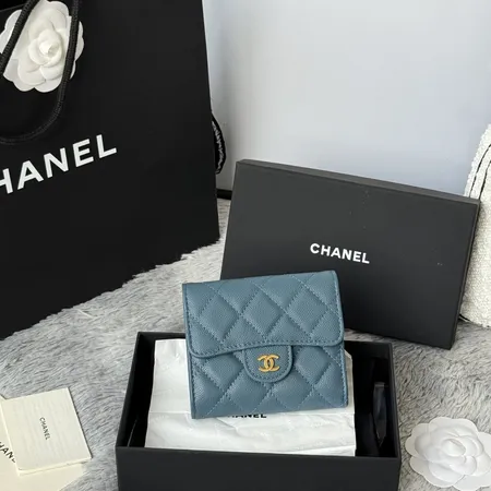 シャネル 折り財布