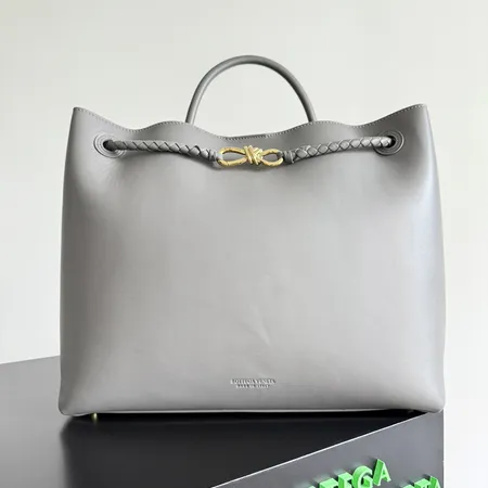 ボッテガ ヴェネタ キーケース