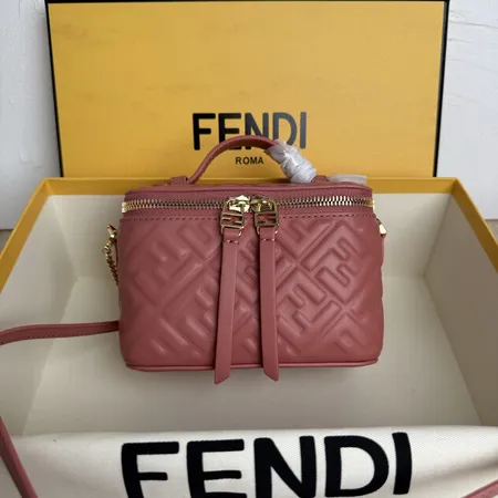 フェンディ キーケース