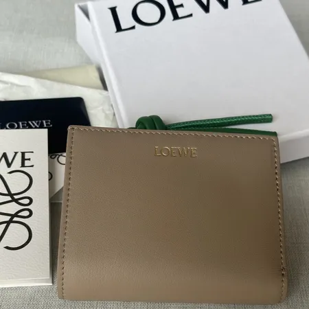 ロエベ 折り財布