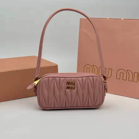 ミュウミュウ キーケース