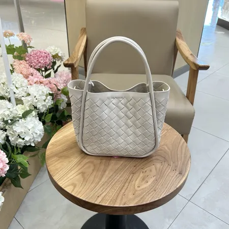 ボッテガ ヴェネタ キーケース