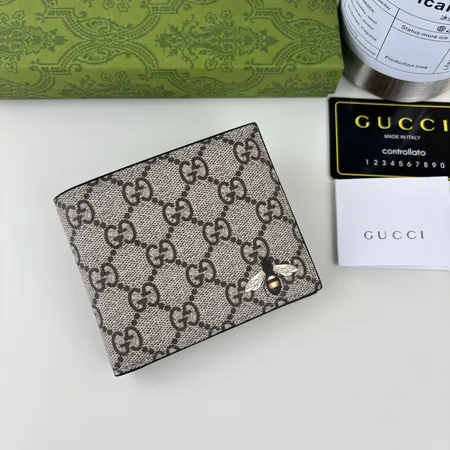 グッチ 折り財布