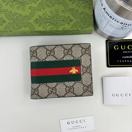 グッチ 折り財布