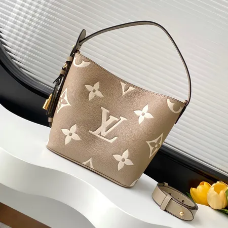 ルイヴィトン キーケース