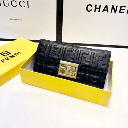 フェンディ 長財布