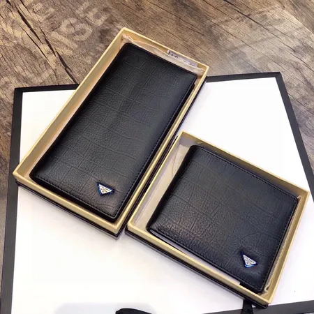 プラダ 折り財布
