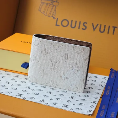 ルイヴィトン 折り財布