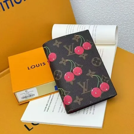 ミュウミュウ 長財布