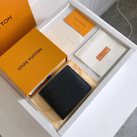 ルイヴィトン 折り財布