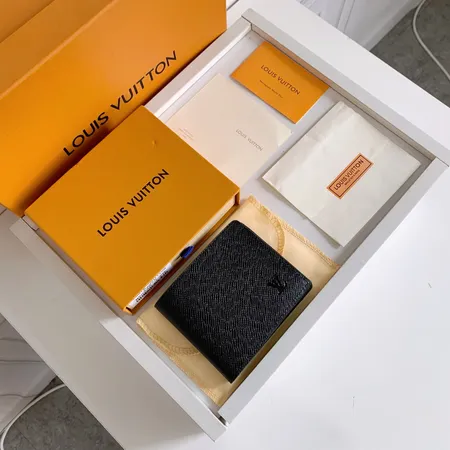 ルイヴィトン 折り財布