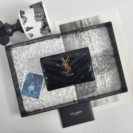 イブサンローラン 折り財布