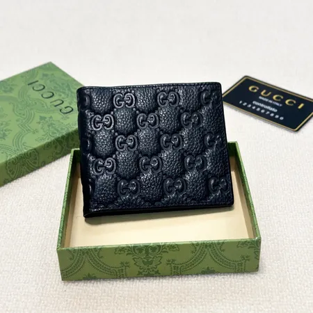 グッチ 折り財布