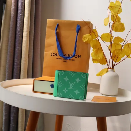ルイヴィトン 折り財布