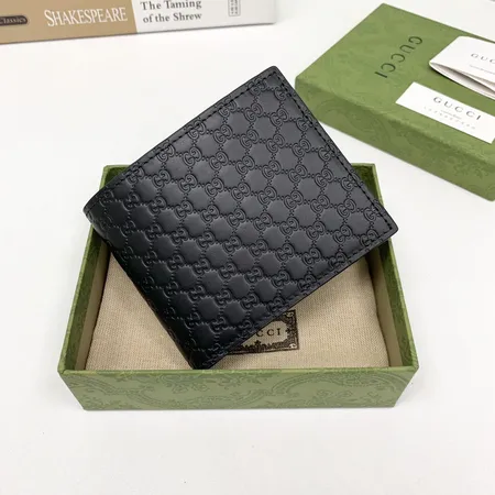 グッチ 折り財布