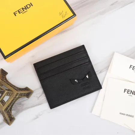 フェンディ 折り財布