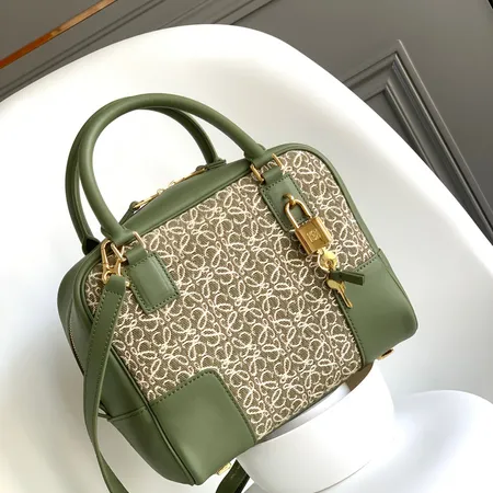 ロエベ キーケース