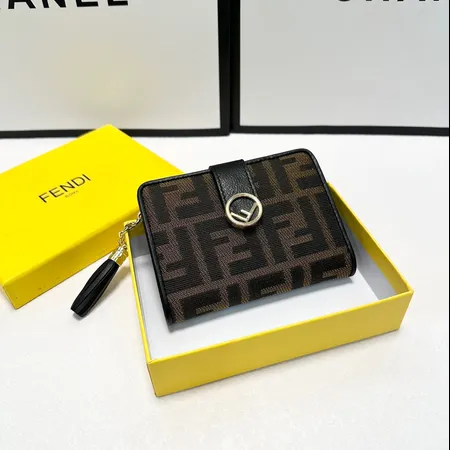 フェンディ 長財布