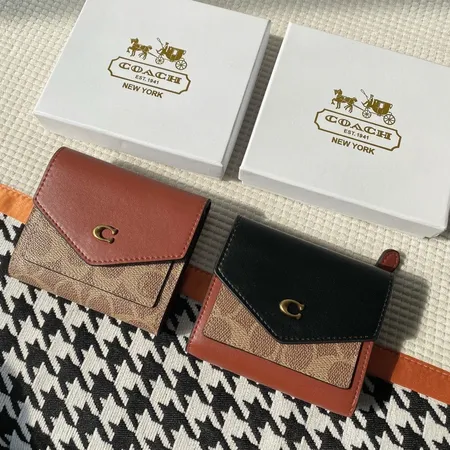 コーチ 折り財布