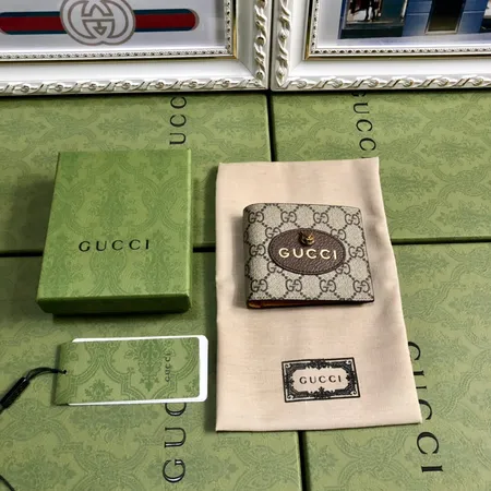 グッチ 折り財布