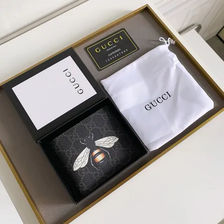 グッチ 折り財布