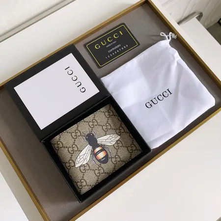 グッチ 折り財布