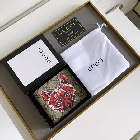 グッチ 折り財布