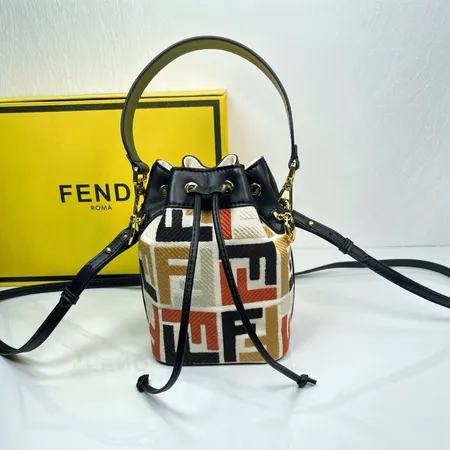 フェンディ キーケース