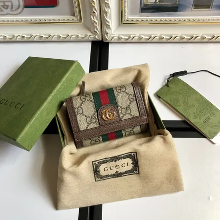 グッチ 折り財布