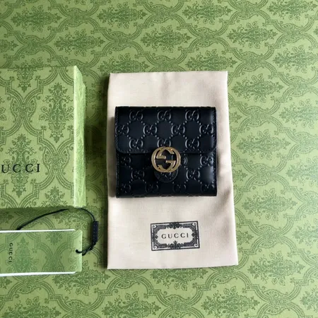 グッチ 折り財布