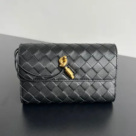 ボッテガ ヴェネタ 長財布